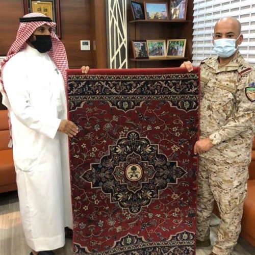 بالصور: شؤون المسجد النبوي يقدم عدداً من الهدايا للجنود المرابطين على الحد الجنوبي