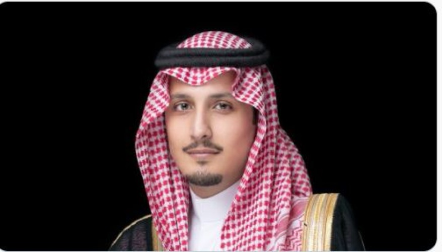 في اتصال هاتفي بها .. نائب أمير المنطقة الشرقية يوجه بتوفير مقر دائم لـ”أم زياد ” بائعة الخضار