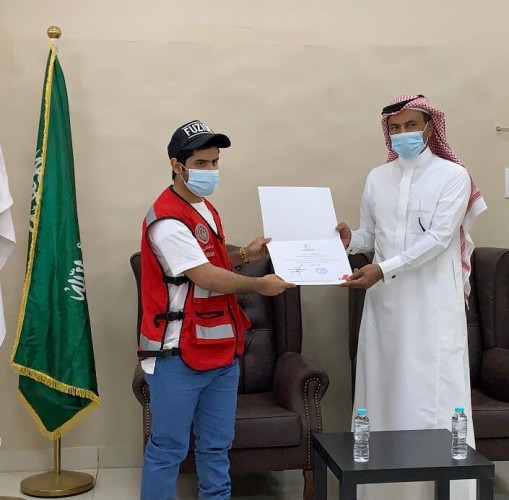 الهلال الأحمر بتبوك يكرم المتطوعين بالمنطقة ويعتبرهم الثروة الحقيقية لأعماله الإنسانية