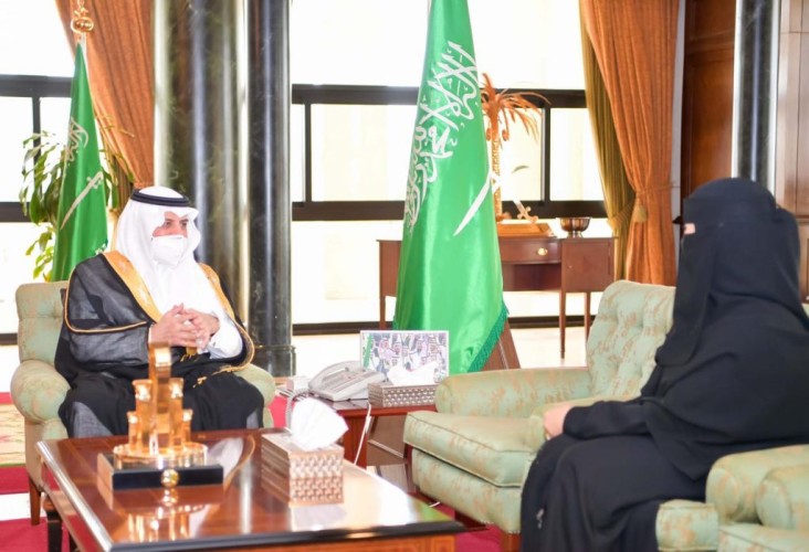 أمير منطقة تبوك يستقبل عضو مجلس الشورى الدكتورة أميرة البلوي