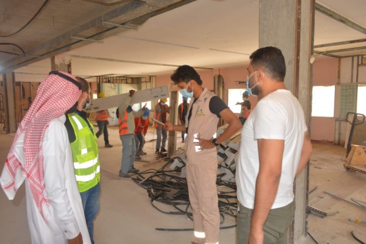 مدير مستشفى صامطة يتفقد المشروعات التطويرية للارتقاء بمستوى الخدمات الصحية
