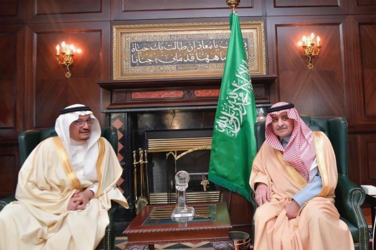 تخصيص قاعة الأمير فهد بن سلطان العلمية بتبوك كمركز للقاحات