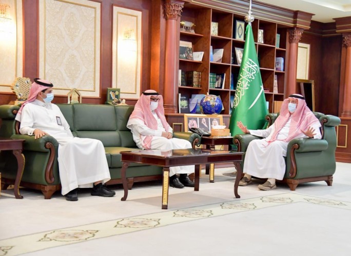 سمو أمير منطقة جازان يستقبل وكلاء ومنسوبي الإمارة المهنئين بعيد الفطر المبارك ..