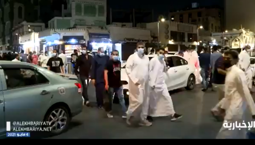 فيديو.. زحام بأسواق جدة يرفع احتمالية ازدياد عدوى “كورونا”.. ومختصة توجه نصائح مهمة قبل العيد