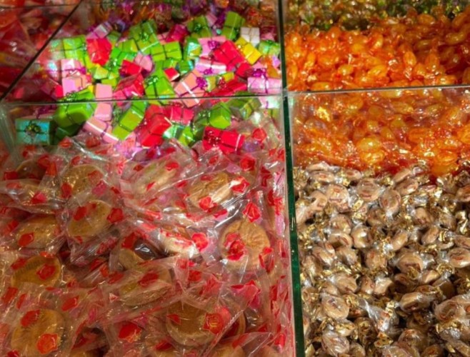 حراك اقتصادي لافت بأسواق الحلويات والمكسرات في رفحاء مع قرب حلول عيد الفطر