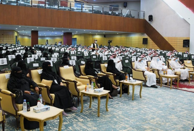 جامعة جازان تنظم حلقة نقاش حول التقويم الدراسي الجديد