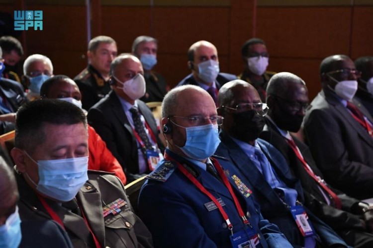 رئيس هيئة الأركان العامة يحضر المؤتمر الدولي التاسع للأمن بموسكو ويلتقي برئيس هيئة الأركان العامة الروسي