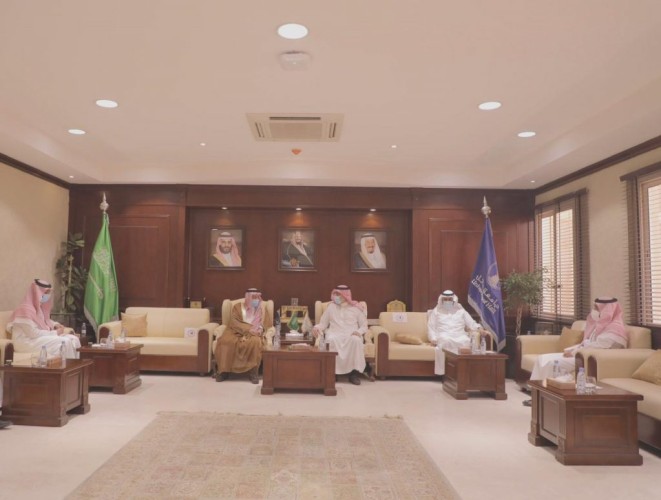 وكيل جامعة حائل للتطوير والأعمال يستقبل أمين عام جائزة الأميرة صيتة بنت عبد العزيز للتميز في العمل الاجتماعي