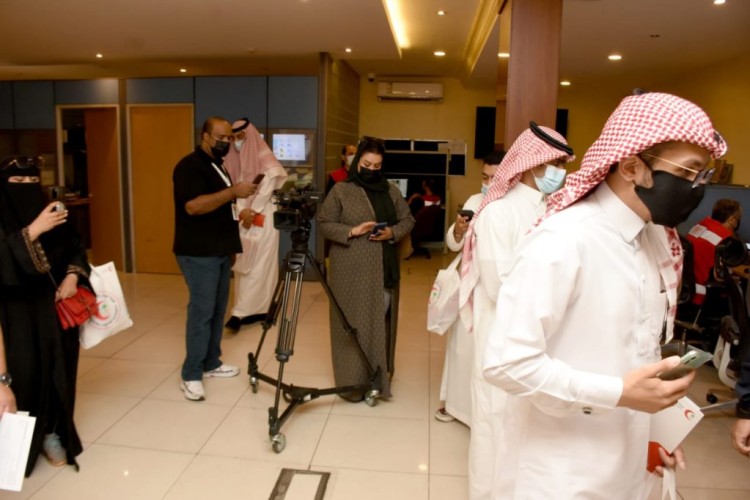 اعلاميو المنطقة يتعرفون على جهود فرع الهلال الأحمر بالشرقية