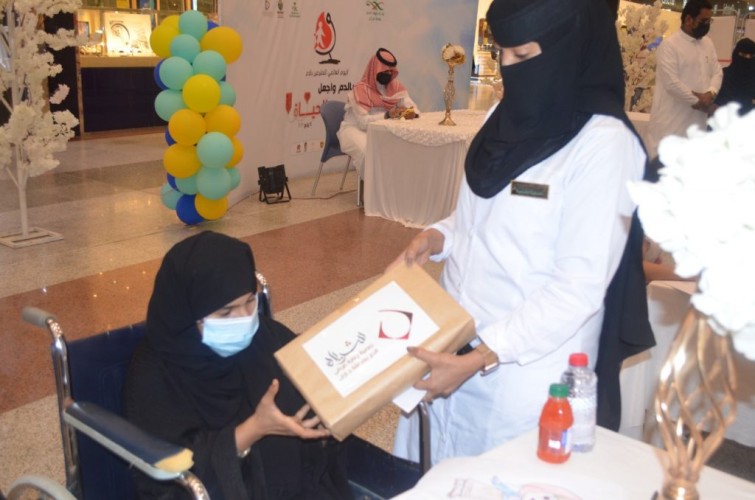 جمعية رعاية مرضى الدم تنظم فعالية اليوم العالمي للإنيميا المنجلية في كادي مول بـ”جازان”