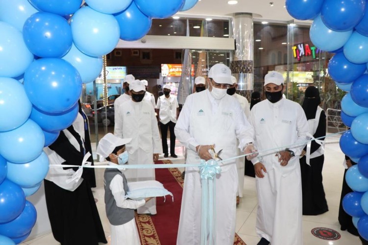 “رئيس بلدية صامطة ” يدشِّن حملة “ممتثل” لدعم تطبيق الإجراءات الاحترازية في المحافظة