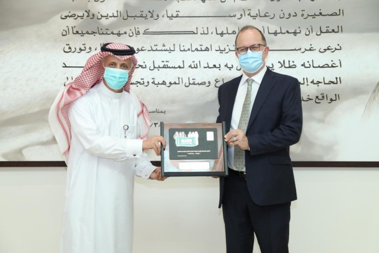 أمين عام “موهبة” يبحث مع المدير الإقليمي لليونيسيف تعزيز الشراكة وبرامج الطفولة