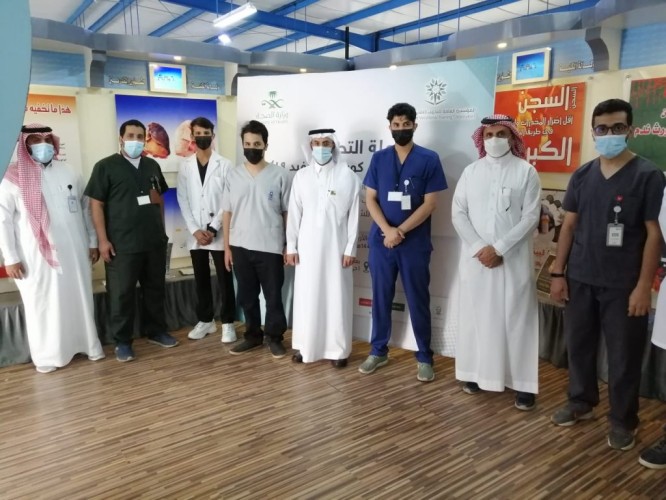 مدير عام ” تقني عسير ” يدشن حملة تطعيم ضدكورونا بالتعاون مع “صحة عسير”