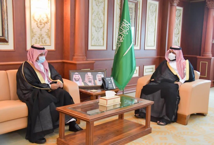 نائب أمير منطقة جازان يستقبل مجموعة من الطلاب والطالبات المتميزين بتعليم صبيا