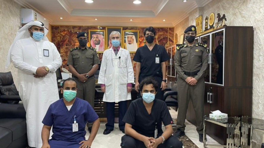 منسوبو شرطة أملج  يتبرعون بالدم للمرضى