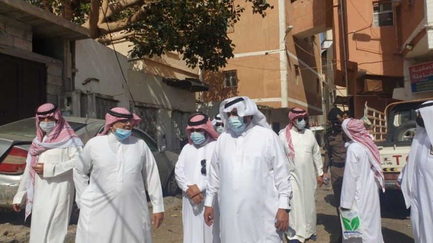 محافظ فيفاء يبحث تطوير سوق النفيعة والمسارات السياحية