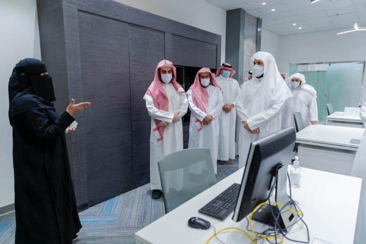 وزير العدل يدشن أول محكمة نموذجية.. ويعلن بدء تطبيق الهوية المعيارية الموحدة