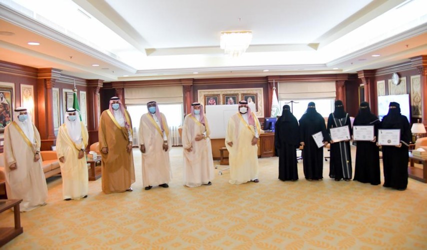 سمو الأمير محمد بن عبدالعزيز يهنئ جامعة جازان لحصولها على الاعتماد البرامجي ويطلع على التقرير السنوي لإنجازاتها ..