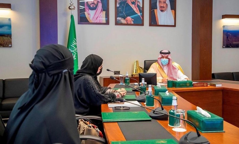 سمو أمير منطقة حائل يطّلع على مبادرة تمكين المرأة في المناصب القيادية