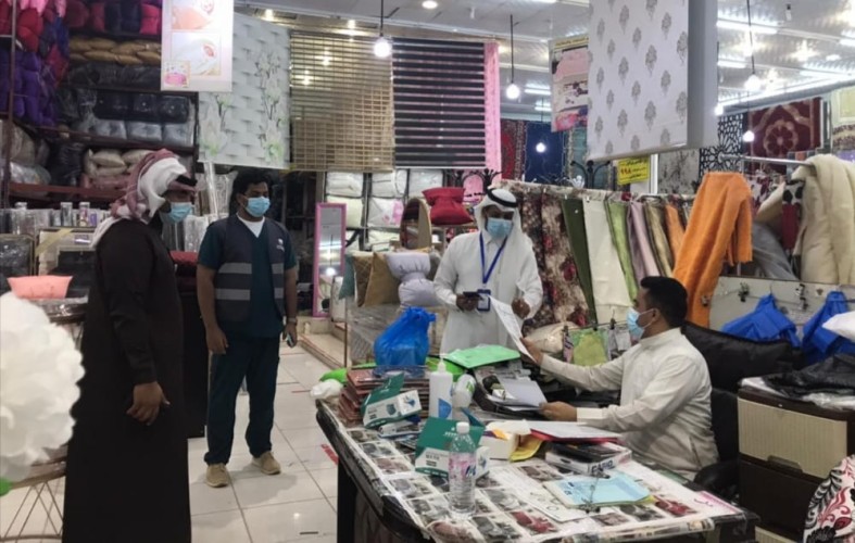 القطاع الصحي الجنوبي يواصل جولاته الميدانية لتطبيق الإجراءات الوقائية بالأحد وصامطة