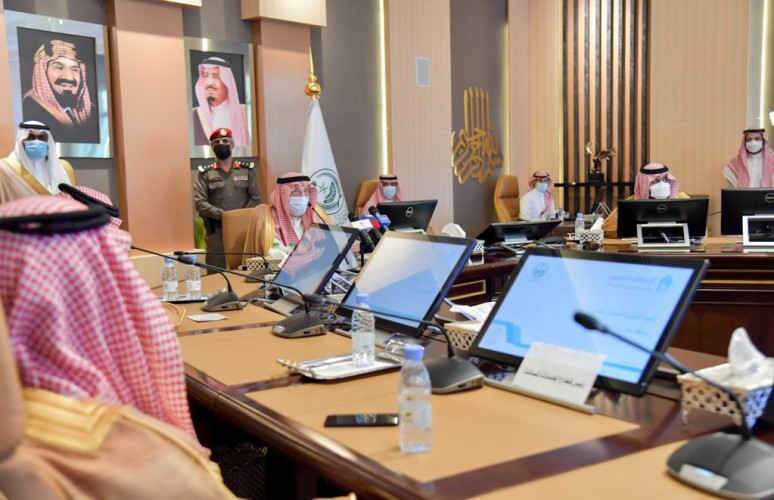 سمو أمير منطقة جازان وبحضور سمو نائبه يرأس اجتماع اللجنة التنفيذية للإسكان التنموي بالمنطقة ..