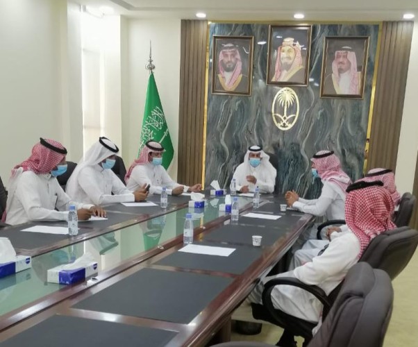 لجنة الإستثمار بالمجلس البلدي ” تعقد إجتماعاً مع المختصين بالاستثمارات بالبلدية “