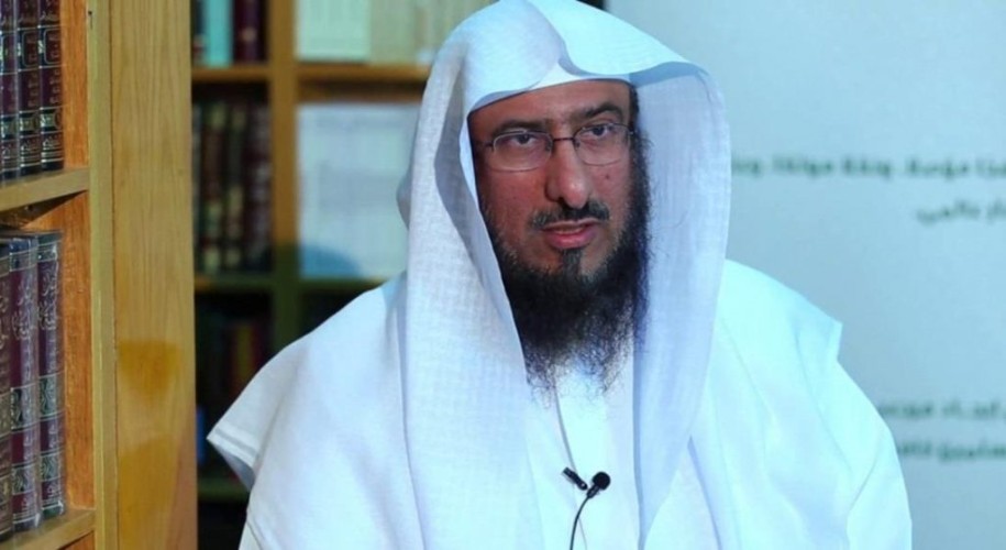 ما حكم الأخذ من مال الأمانات وإعادته كما كان دون علم أصحابها؟ .. الماجد يجيب! – فيديو