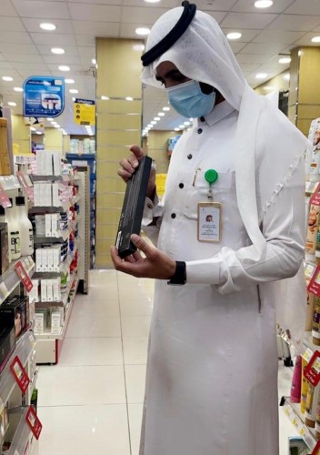 صحة الجوف تتحقق من إلتزام الصيدليات الخاصة للاشتراطات الصحية