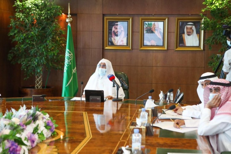 بالصور ..وزير الشؤون الإسلامية يدشن مشروع التعليم الافتراضي لمناسك الحج والعمرة بتقنية الواقع الافتراضي