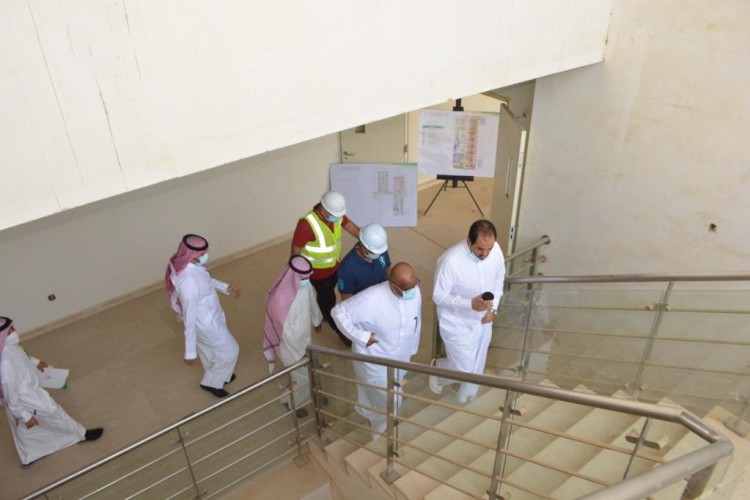 محافظ الدرب يستقبل مدير عام الشؤون الصحية بجازان