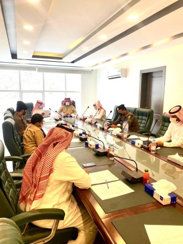 تأهبا للحالة المطرية..محافظ الداير  يرأس اجتماع لجنة الدفاع المدني لرفع الجاهزية والعمل على مدار الساعة