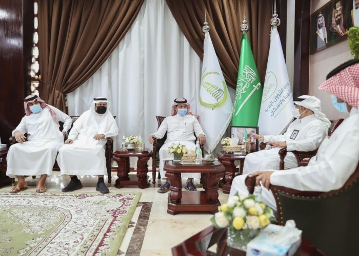 أمين الجوف يبحث مع رئيس وأعضاء بلدي صوير تلبية احتياجات الأهالي