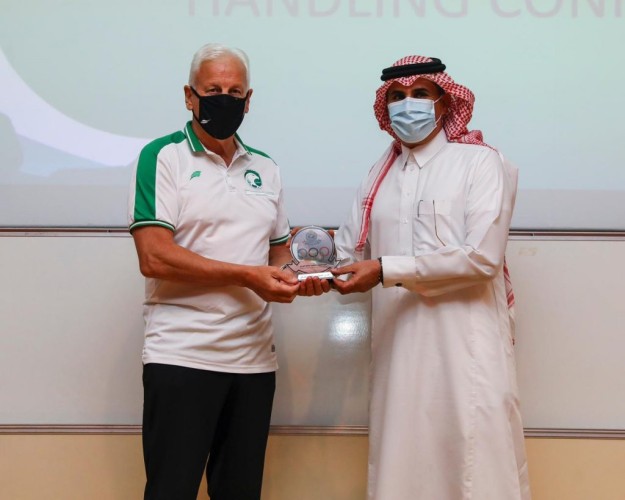 المدرب الوطني علي مشلوي الريثي يحصل على الرخصة الآسيوية A