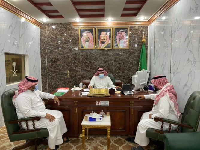 محافظ العيدابي يستقبل مدير مكتب خدمات المشتركين بكهرباء فيفاء المهندس عبد الله بن محمد صديق