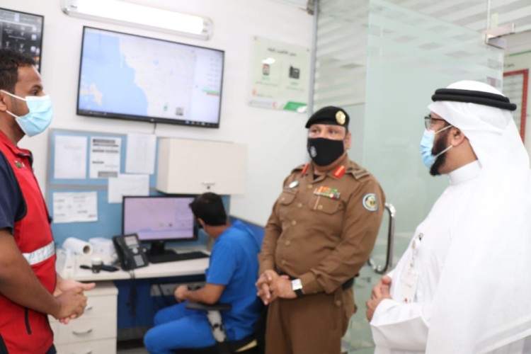 قائد القوات الخاصة لأمن الطرق  يكرم مدير عام فرع هيئة الهلال الأحمر السعودي بمنطقةجازان