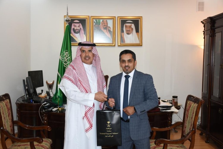 سفير المملكة في أوكرانيا يكرم رئيس البعثة بعد انتهاء فترة عمله بالسفارة