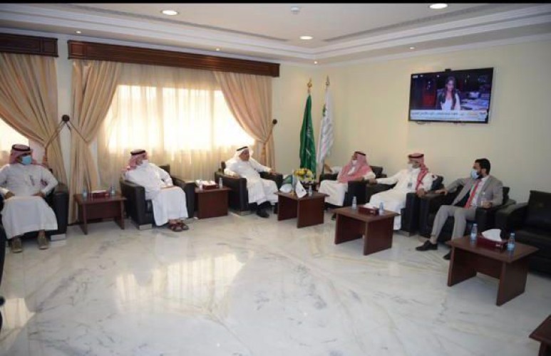 فرع وزارة الموارد البشرية في القصيم يوقع عقد شراكة مع جمعية عنيزة للخدمات الإنسانية (تأهيل)