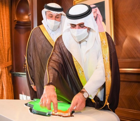 أمير منطقة تبوك يدشن مشروعات جديدة للنقل بالمنطقة