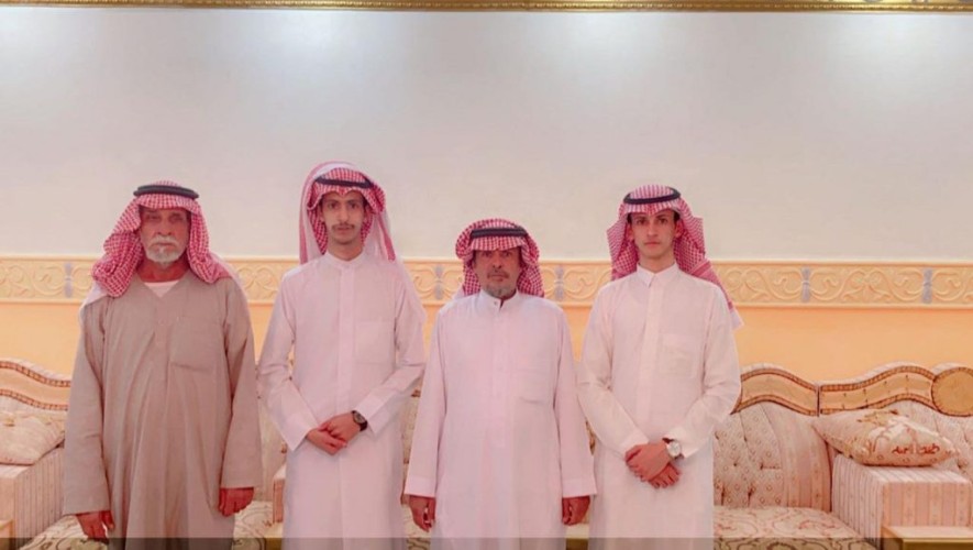 الشويلعي يحتفل بتخرج ابنائه من الجامعة