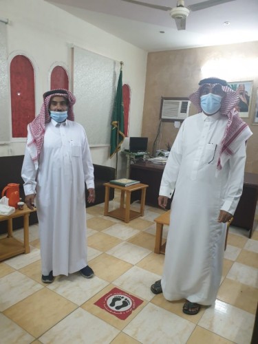 مدير مكتب تعليم أملج يتفقد عددا من المدارس وسط بروتوكولات صحية