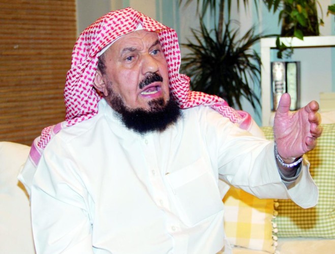 هل يجوز دفع الزكاة للأم أو الأب؟ .. المنيع يجيب! – فيديو