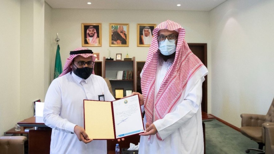 مدير عام فرع الرئاسة العامة بالرياض يكرّم مدير الموارد البشرية ومساعد مدير التقنية بالفرع