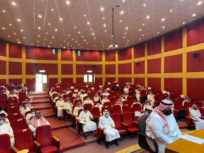 كلية الاتصالات بالرياض تنظم لقاء لتوظيف خريجيها