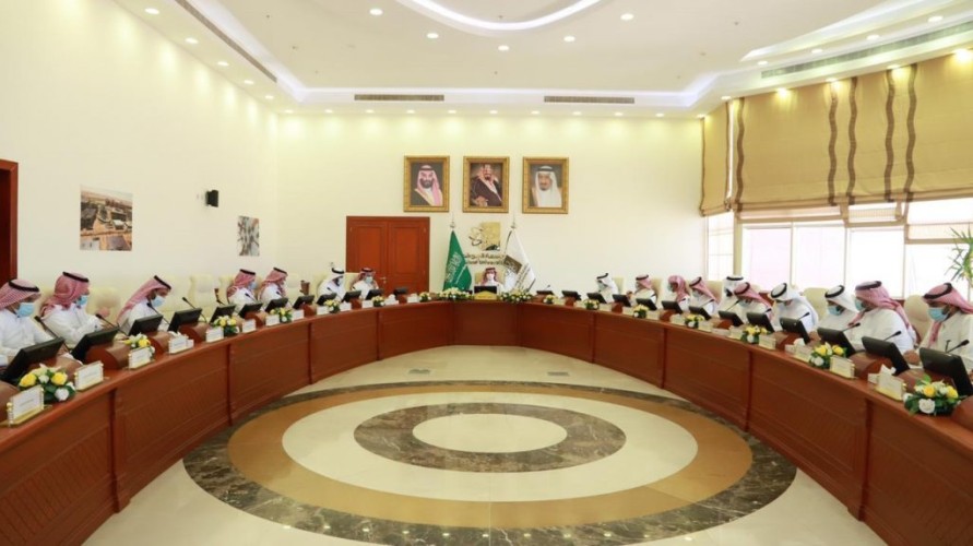 اللجنة الاستشارية بجامعة الجوف تعقد اجتماعها الدوري