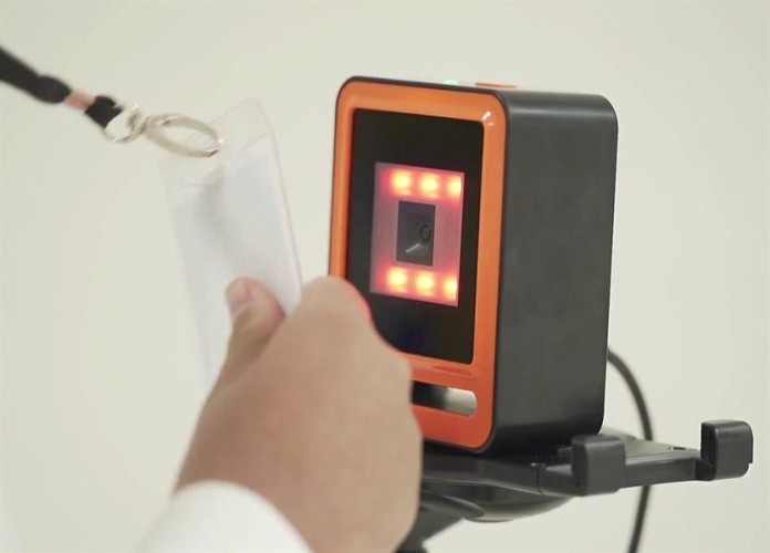 لا حاجة للجوالات.. بطاقة ذكية في مدارس الجبيل لمعرفة حالة الطالب الصحية – فيديو