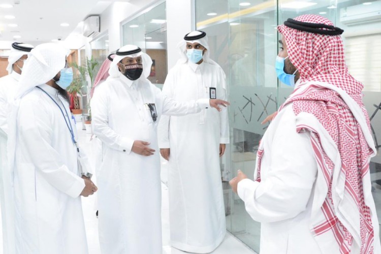 محافظ فيفاء يطلع على امكانات المركز الإقليمي للقيادة والتحكم بصحة جازان