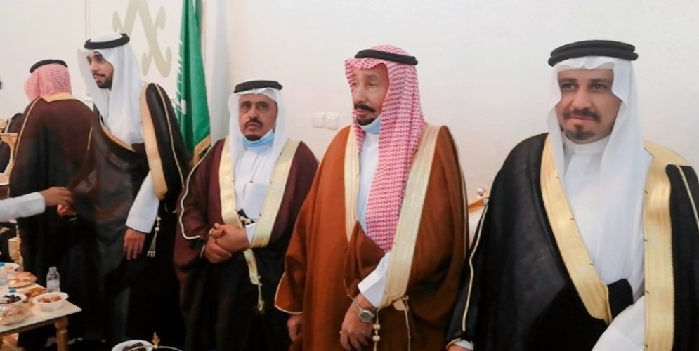 بحضور محافظ الحائط ونائبة .. الأستاذ “حميد حسين بن شويلع” يحتفل بزواج ابنة” حسين””