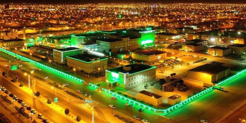 مستشفى الرس تستقبل أول مولود في اليوم الوطني الـ 91 .. ووالديه يسمونه “سلمان”