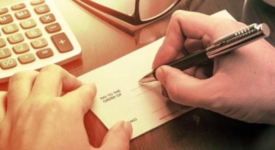 13 شيكاً على بياض تقود مواطن للسجن لارتكابه جريمة التستر