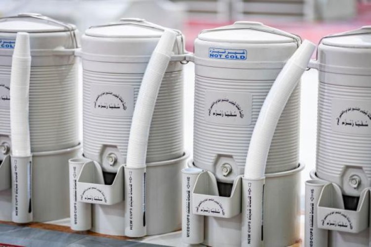 عودة حافظات ماء زمزم بالمسجد النبوي مع تطبيق كافة الإجراءات الاحترازية والصحية